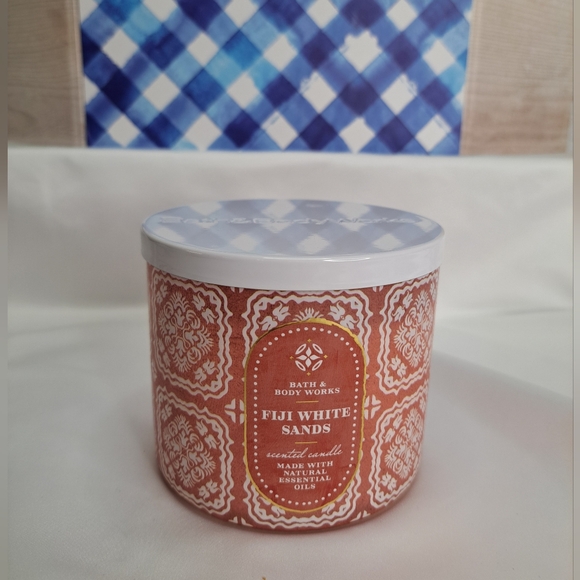 Bath & Body Works Fiji White Sands Scented Candle - Orange - Picture 10 of 10
